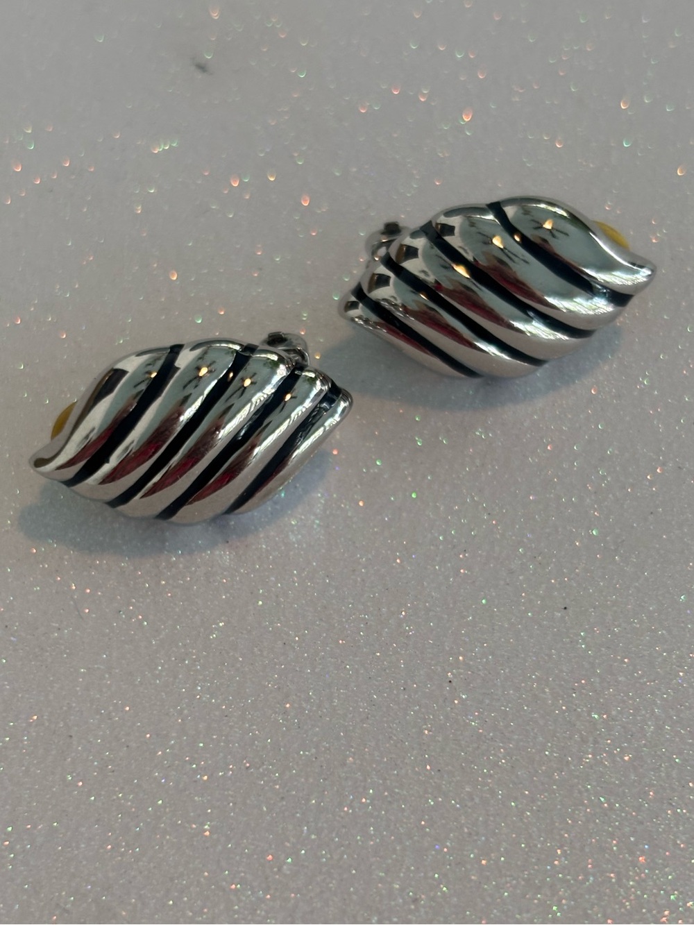 Vintage Erwin Pearl Scallop Clip Earrings